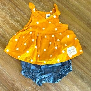 Cute yellow Polka Dot shirt/shorts, 0-3 months, never worn